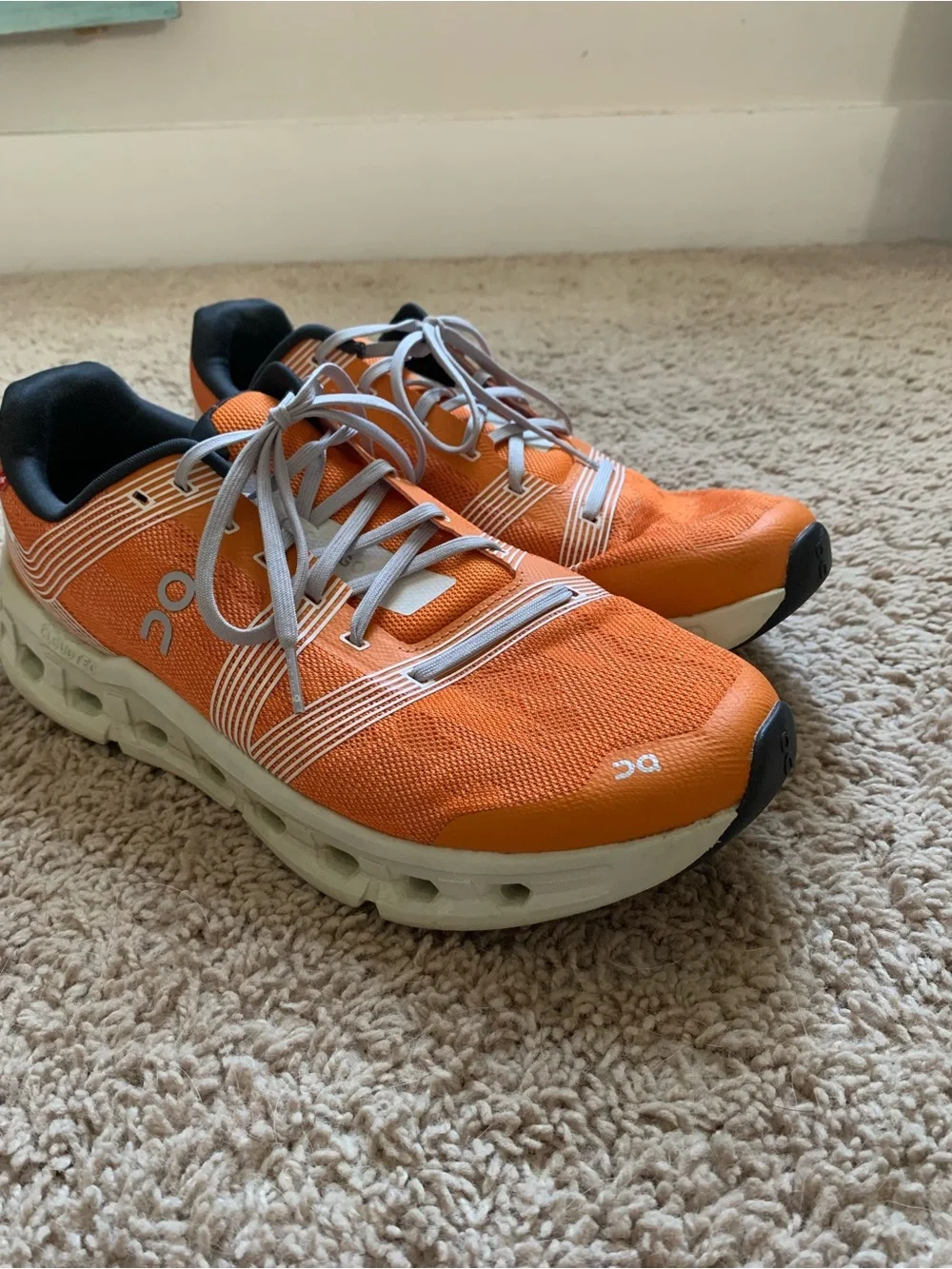 On Cloud Couldgo Men’s Orange and Cream Lightweight Sneakers
